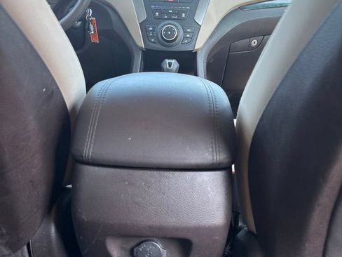 Used 2017 Hyundai Santa Fe Sport FWD image 20