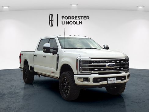 Used 2023 Ford F250 Platinum AWD/4WD image 1