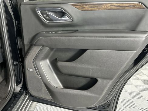 Used 2021 Chevrolet Tahoe Premier w/ Premium Package RWD image 31