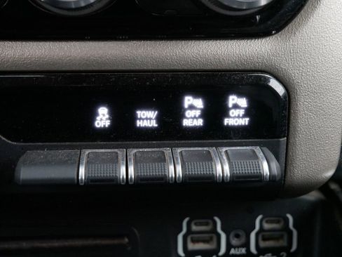 Used 2019 RAM 1500 Laramie image 48