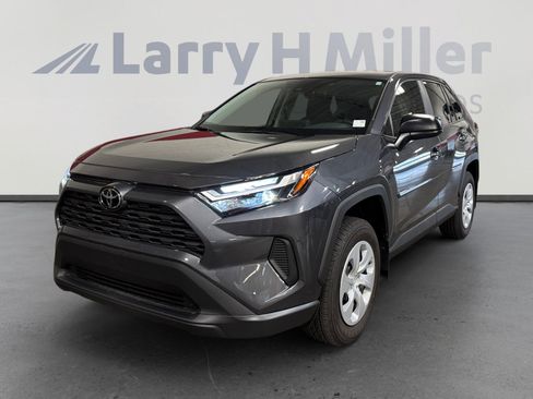 Certified 2025 Toyota RAV4 LE AWD/4WD image 1