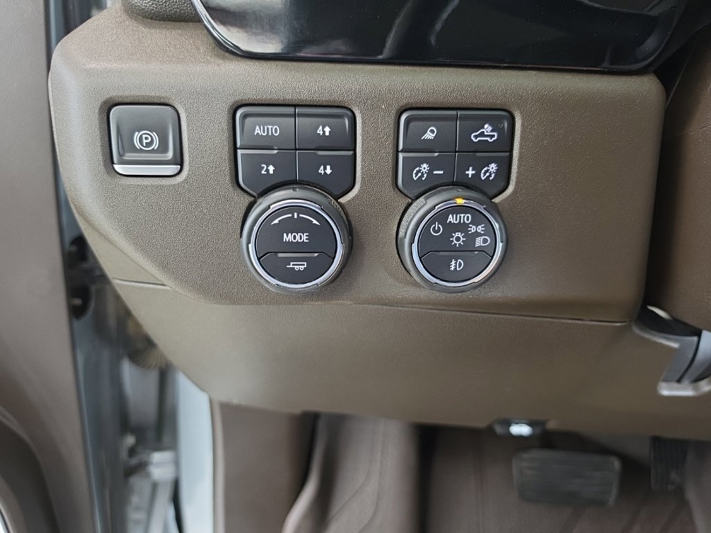 Used 2024 Chevrolet Silverado 3500 LTZ w/ LTZ Convenience Package AWD/4WD image 20