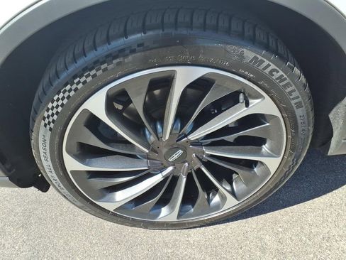 Used 2022 Lincoln Aviator Reserve w/ Equipment Group 201A AWD/4WD image 10