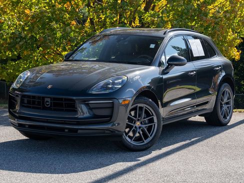Certified 2025 Porsche Macan image 1