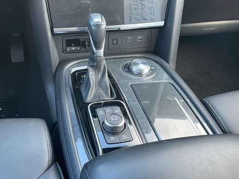 Used 2024 Nissan Armada SV AWD/4WD image 16