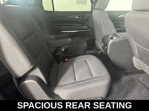 Used 2024 Chevrolet Traverse LT w/ LPO, Floor Liner Package FWD image 31