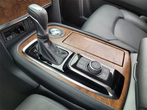 Used 2024 Nissan Armada SL w/ Captain's Chairs Package image 28