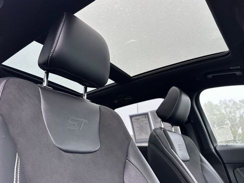 Used 2022 Ford Edge ST w/ Equipment Group 401A image 15