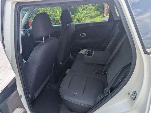 Used 2019 Kia Soul + FWD image 9