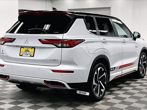 Used 2023 Mitsubishi Outlander Ralliart image 11