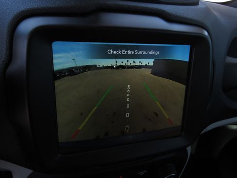 Used 2022 Jeep Renegade Latitude image 19