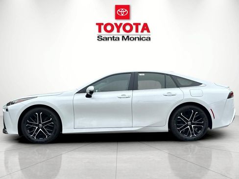 New 2026 Toyota Mirai RWD image 8
