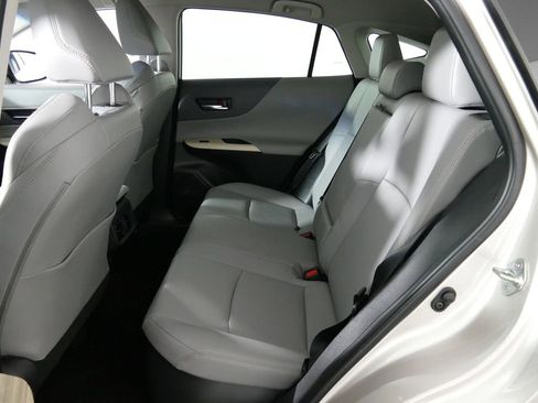 Used 2023 Toyota Venza XLE AWD/4WD image 27