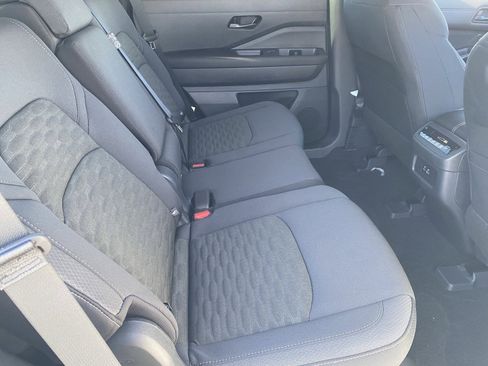 New 2025 Nissan Pathfinder SV image 14