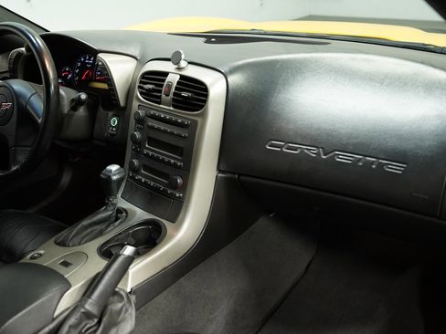 Used 2005 Chevrolet Corvette Convertible w/ Performance Handling Package image 36
