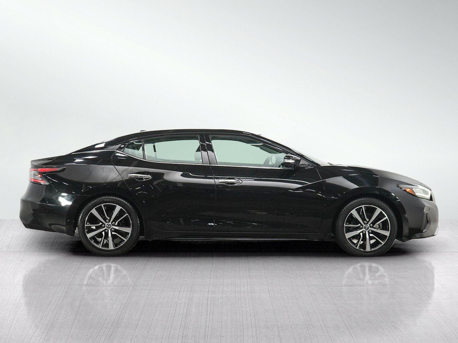 Used 2023 Nissan Maxima SL FWD image 6