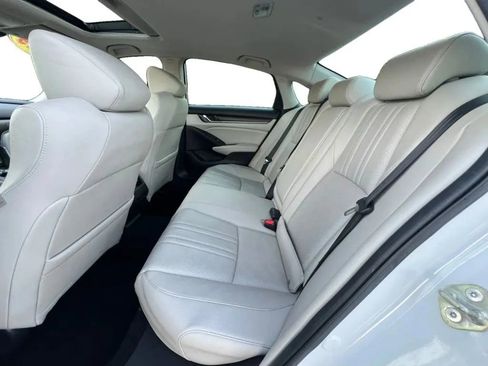 Used 2019 Honda Accord Touring image 14