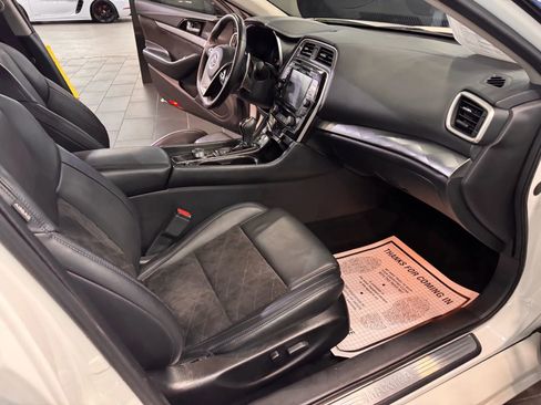Used 2016 Nissan Maxima SR image 12
