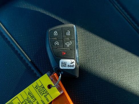 Used 2023 GMC Sierra 1500 AT4 image 38