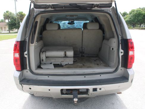 Used 2007 Chevrolet Tahoe LTZ w/ LTZ Preferred Equipment Group RWD image 28
