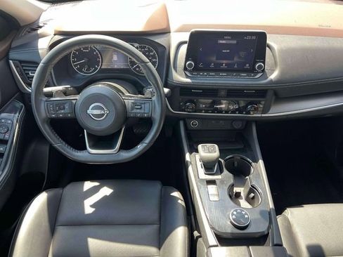 Used 2023 Nissan Rogue SV w/ SV Premium B Package image 13