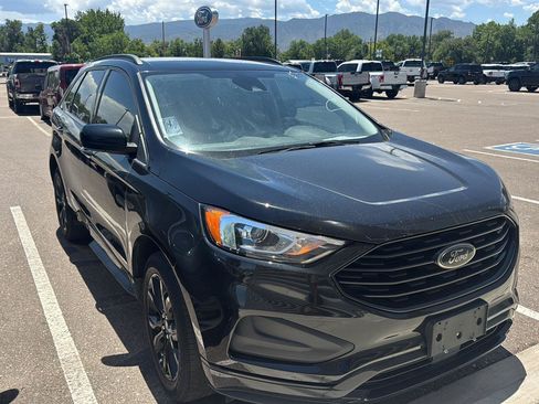 Used 2024 Ford Edge SE w/ Black Appearance Package AWD/4WD image 3