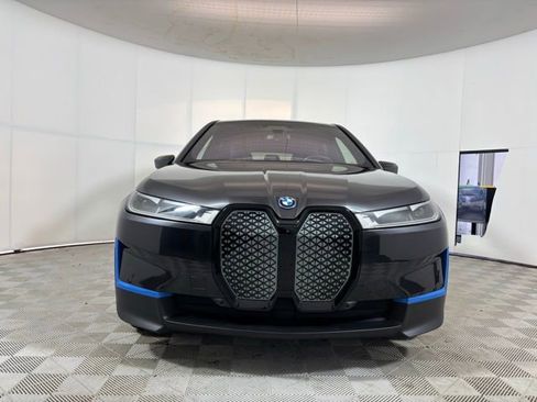 Certified 2023 BMW iX xDrive50 w/ Premium Package AWD/4WD image 2