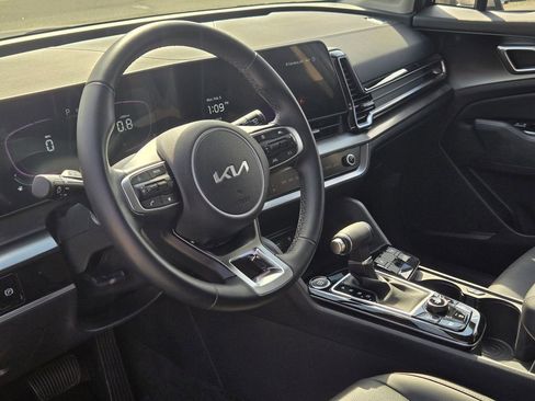 Certified 2024 Kia Sportage EX image 17