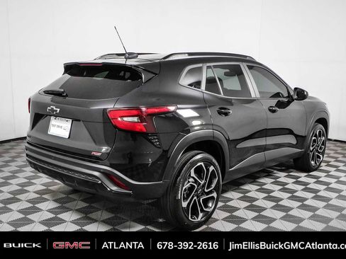 Used 2024 Chevrolet Trax RS w/ Driver Confidence Package FWD image 3