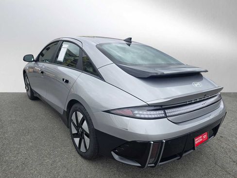 Used 2023 Hyundai Ioniq 6 SE RWD image 5