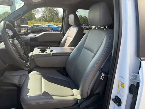 Used 2022 Ford F250 XL w/ Power Equipment Group AWD/4WD image 8