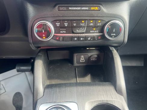 Used 2025 Ford Escape Active w/ Cold Weather Package FWD image 22