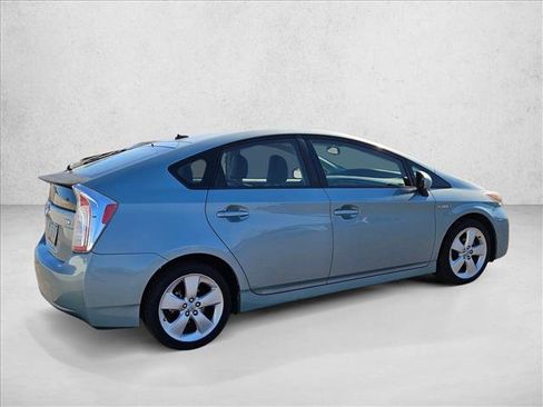 Used 2014 Toyota Prius Five image 4