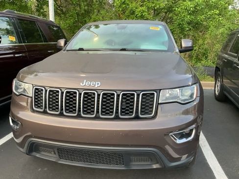 Used 2019 Jeep Grand Cherokee Laredo image 12
