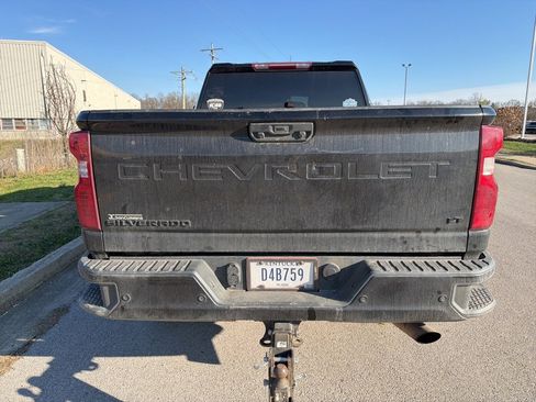 Used 2022 Chevrolet Silverado 2500 LT w/ Midnight Edition image 6