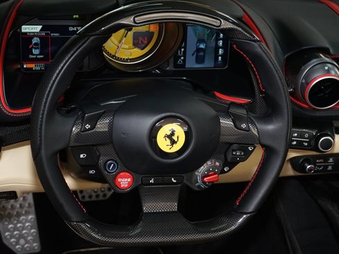 Used 2021 Ferrari 812 GTS RWD image 17