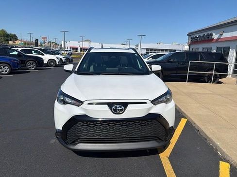 Used 2024 Toyota Corolla Cross AWD Hybrid w/ Moonroof Package image 9