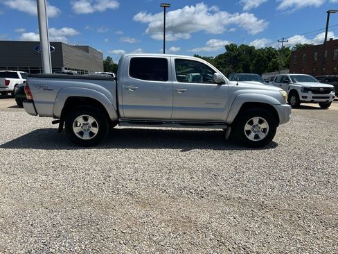 Used 2006 Toyota Tacoma PreRunner image 9