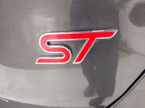 Used 2017 Ford Focus ST image 15