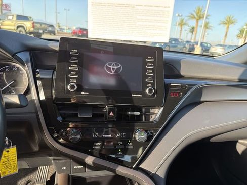 Used 2023 Toyota Camry SE image 18
