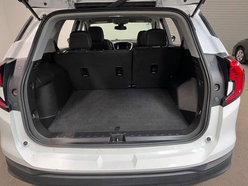 Used 2024 GMC Terrain SLE image 16