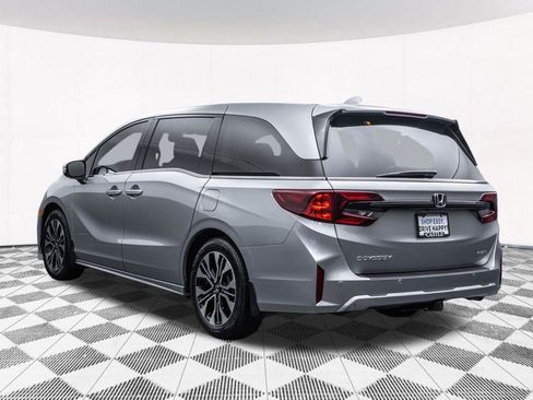 Used 2025 Honda Odyssey Elite image 7