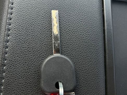 Used 2021 Chevrolet Silverado 1500 Custom image 25