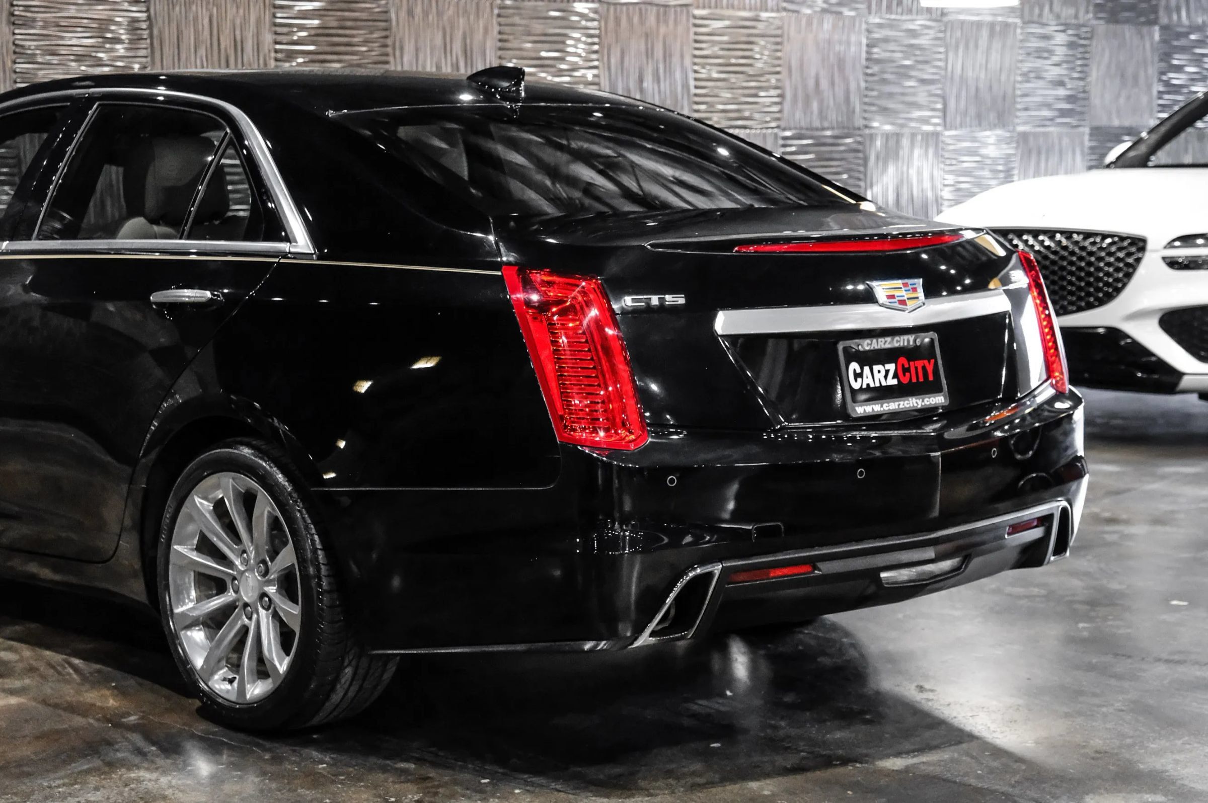 Used 2019 Cadillac CTS Luxury RWD image 14