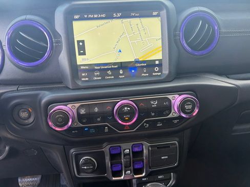 Used 2023 Jeep Wrangler Unlimited Sahara w/ Cold Weather Group AWD/4WD image 19
