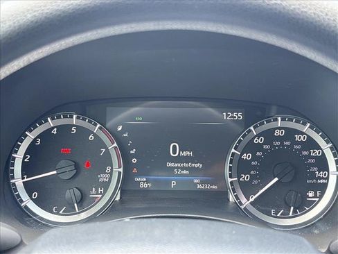 Used 2023 Toyota Highlander L FWD image 12