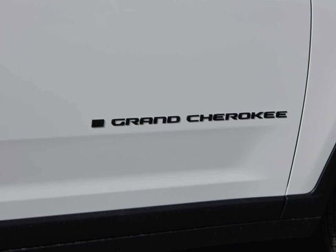 New 2026 Jeep Grand Cherokee Altitude AWD/4WD image 20