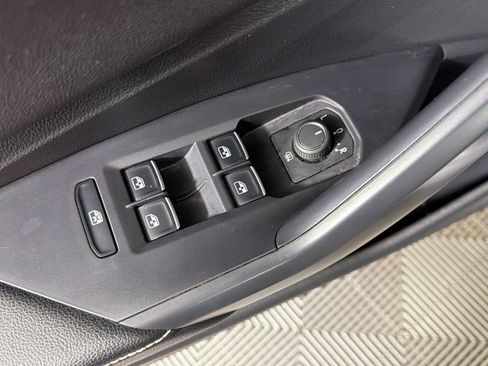 Used 2025 Volkswagen Jetta Sport FWD image 24