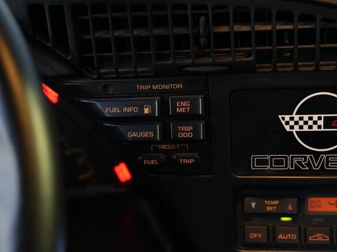 Used 1992 Chevrolet Corvette Convertible image 57