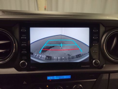 Used 2021 Toyota Tacoma TRD Off-Road AWD/4WD image 18